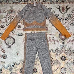 Athletic seamless workout set (no brand)- small